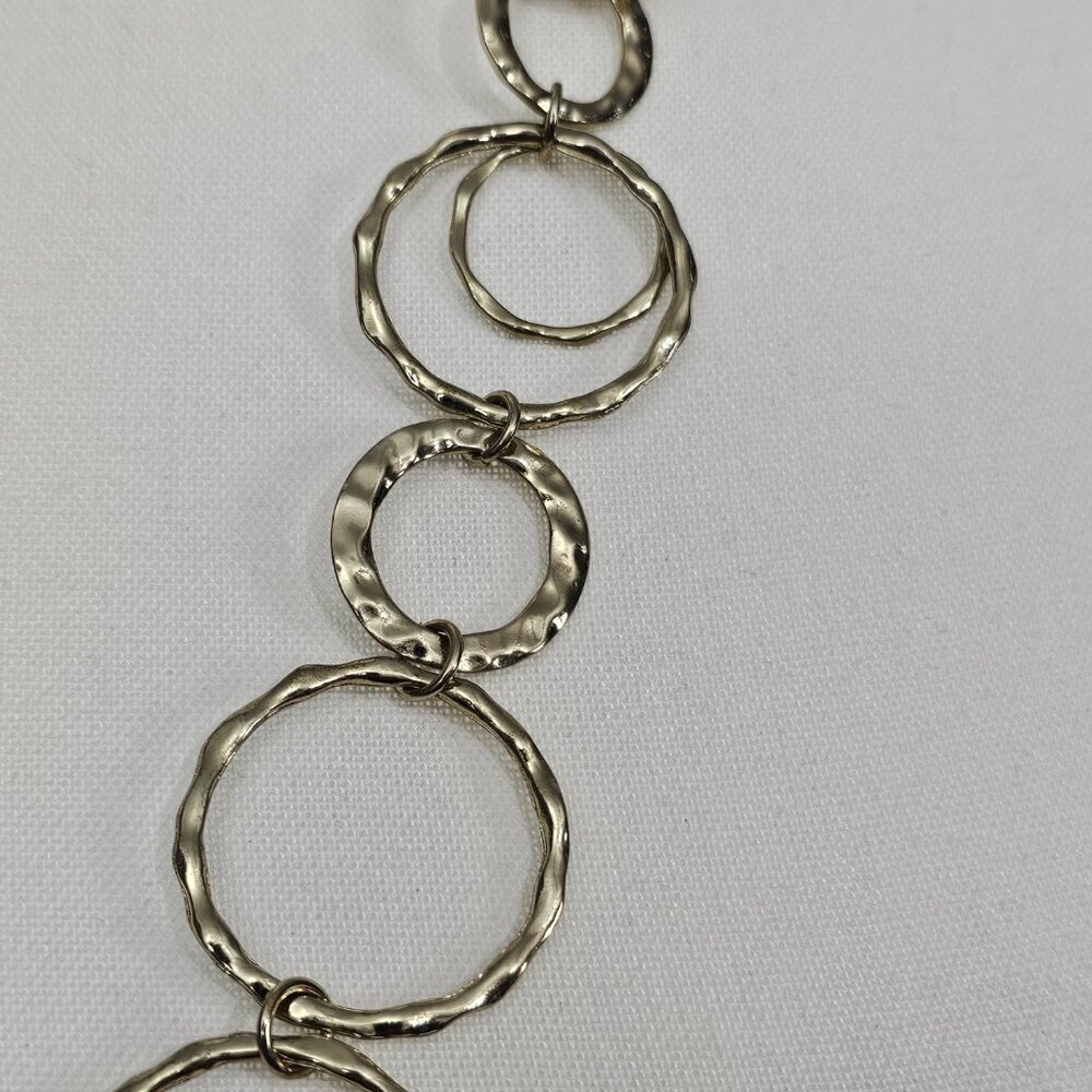 💥Vintage Gold Tone Hammered Disc Loop Link Statement Necklace - Picture 3 of 5
